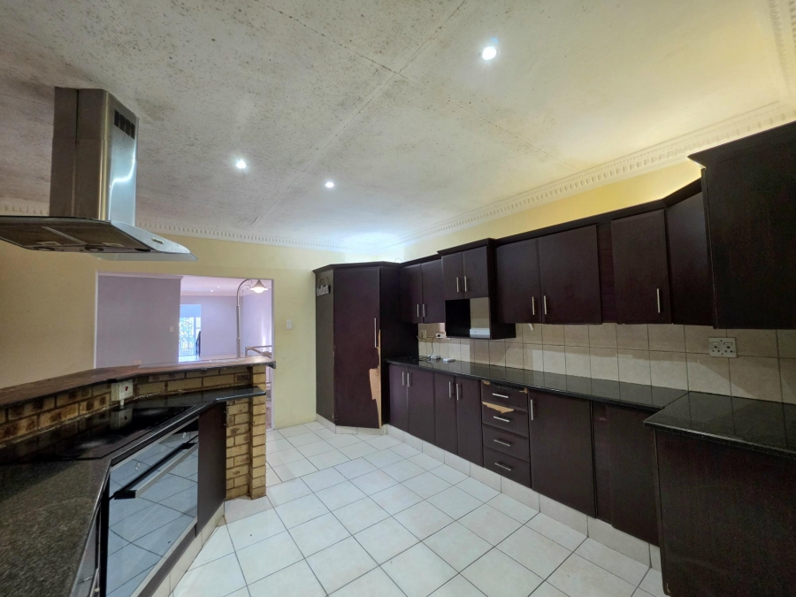 To Let 5 Bedroom Property for Rent in Yellowwood Park KwaZulu-Natal