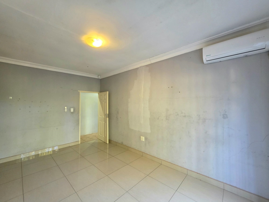 To Let 5 Bedroom Property for Rent in Yellowwood Park KwaZulu-Natal