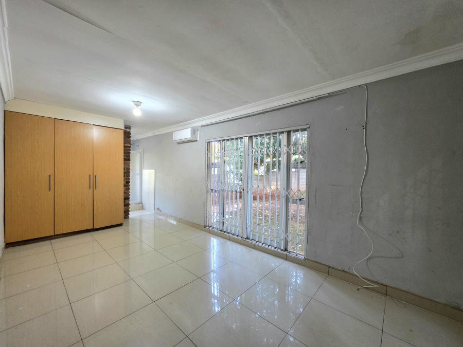 To Let 5 Bedroom Property for Rent in Yellowwood Park KwaZulu-Natal