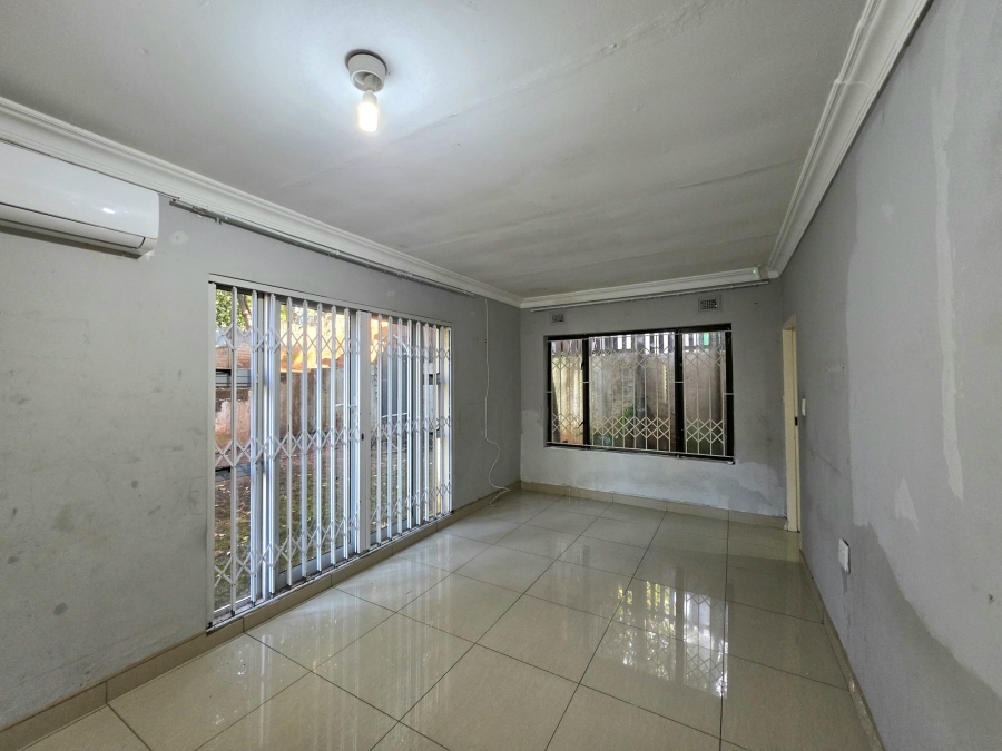 To Let 5 Bedroom Property for Rent in Yellowwood Park KwaZulu-Natal
