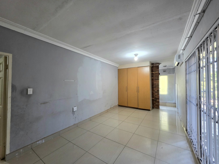 To Let 5 Bedroom Property for Rent in Yellowwood Park KwaZulu-Natal