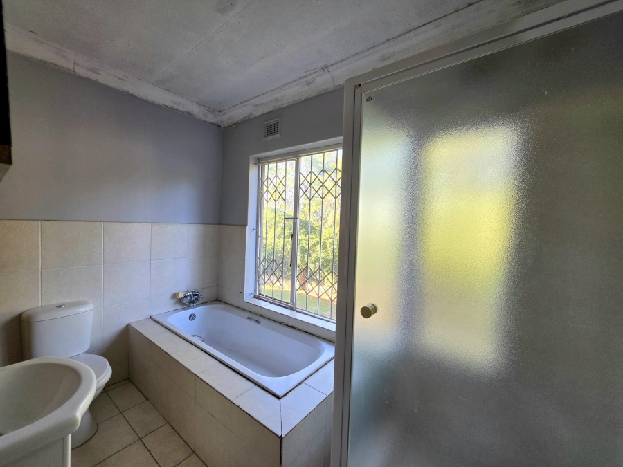 To Let 5 Bedroom Property for Rent in Yellowwood Park KwaZulu-Natal