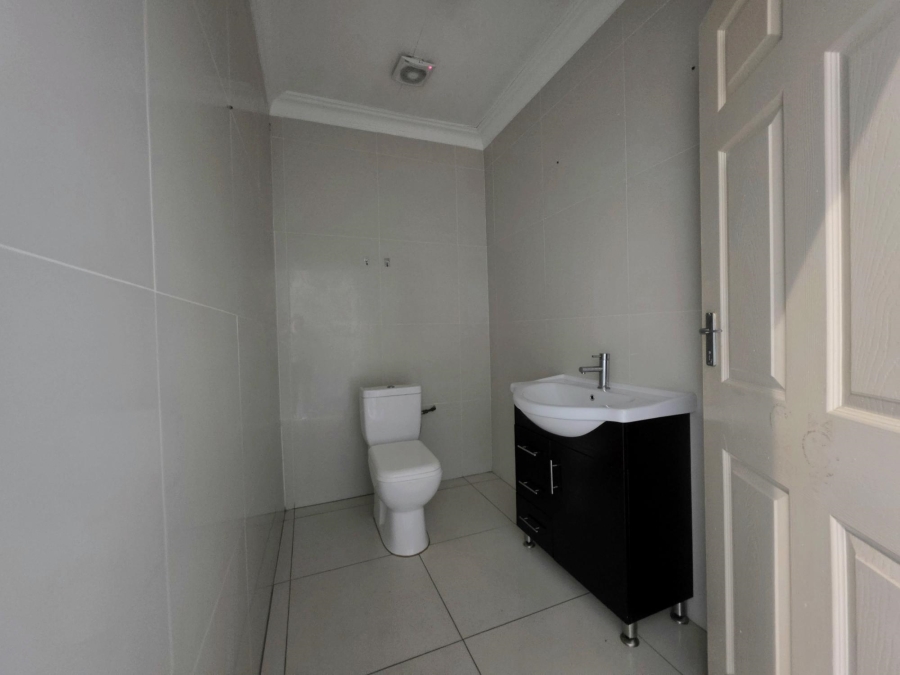 To Let 5 Bedroom Property for Rent in Yellowwood Park KwaZulu-Natal