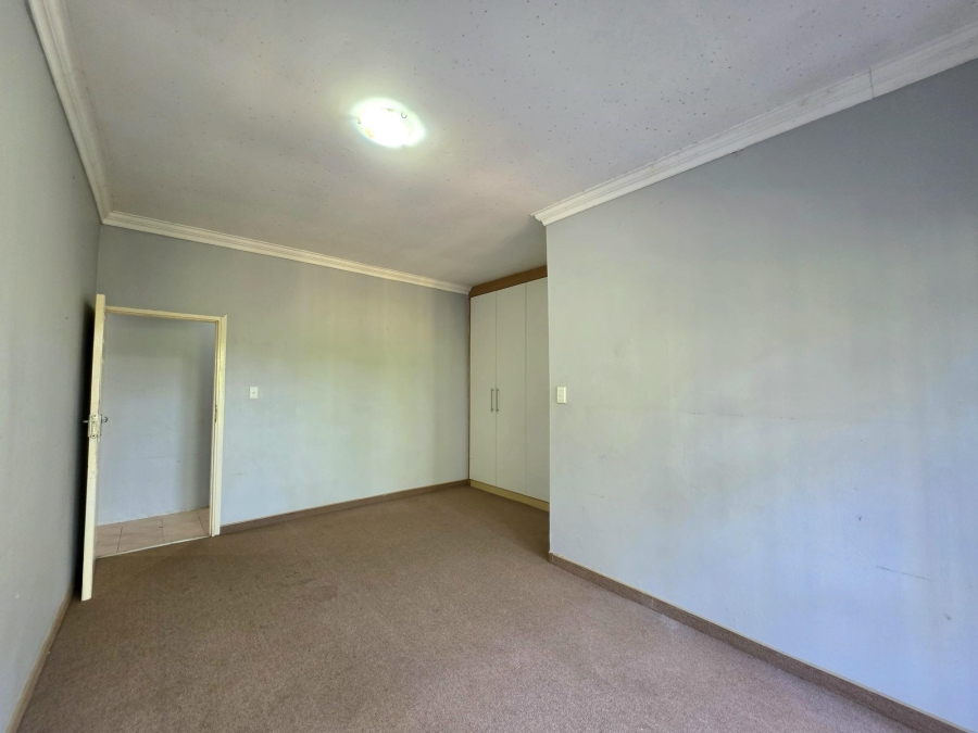 To Let 5 Bedroom Property for Rent in Yellowwood Park KwaZulu-Natal