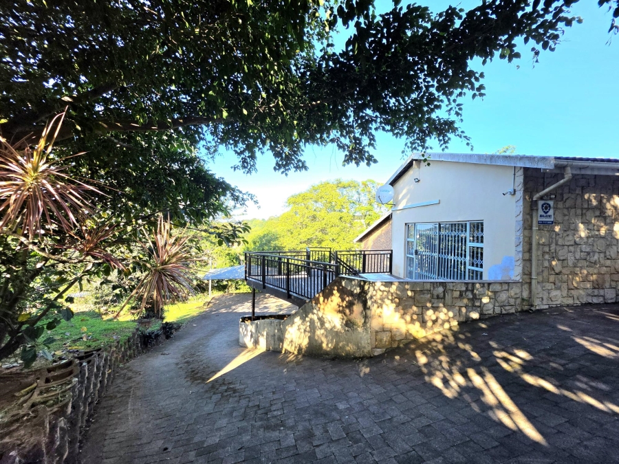 To Let 5 Bedroom Property for Rent in Yellowwood Park KwaZulu-Natal