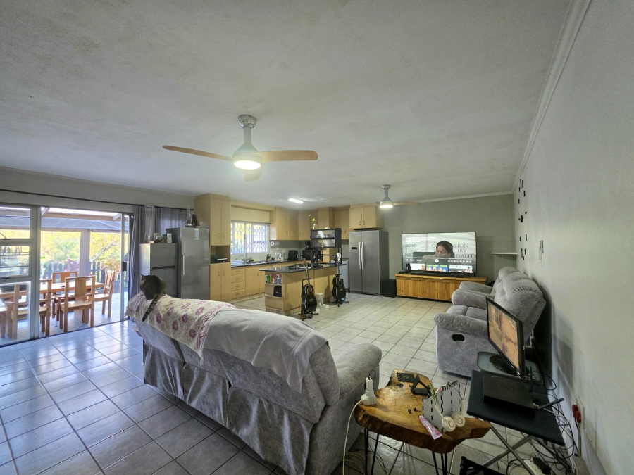 To Let 3 Bedroom Property for Rent in Amanzimtoti KwaZulu-Natal