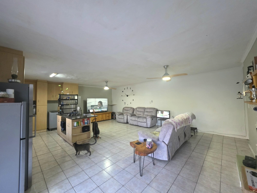 To Let 3 Bedroom Property for Rent in Amanzimtoti KwaZulu-Natal