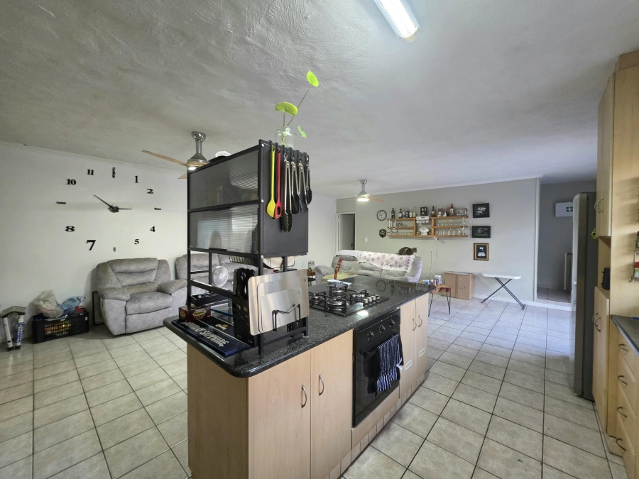 To Let 3 Bedroom Property for Rent in Amanzimtoti KwaZulu-Natal