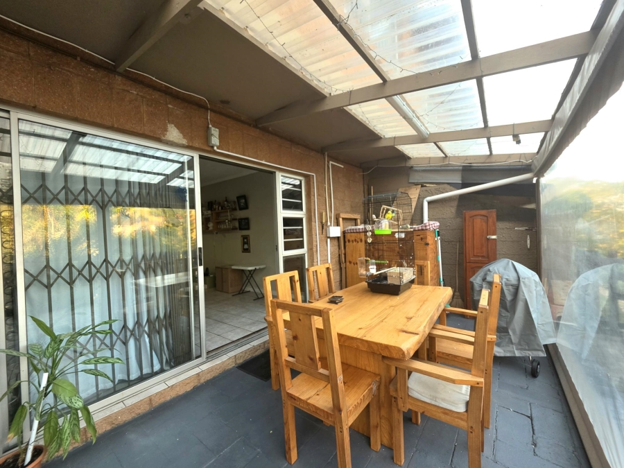 To Let 3 Bedroom Property for Rent in Amanzimtoti KwaZulu-Natal