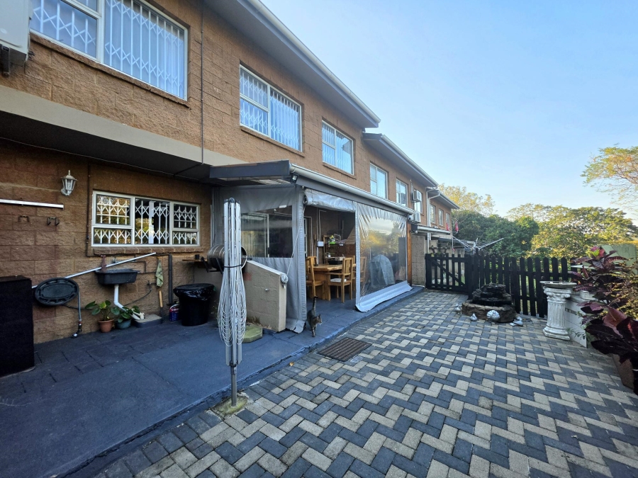 To Let 3 Bedroom Property for Rent in Amanzimtoti KwaZulu-Natal