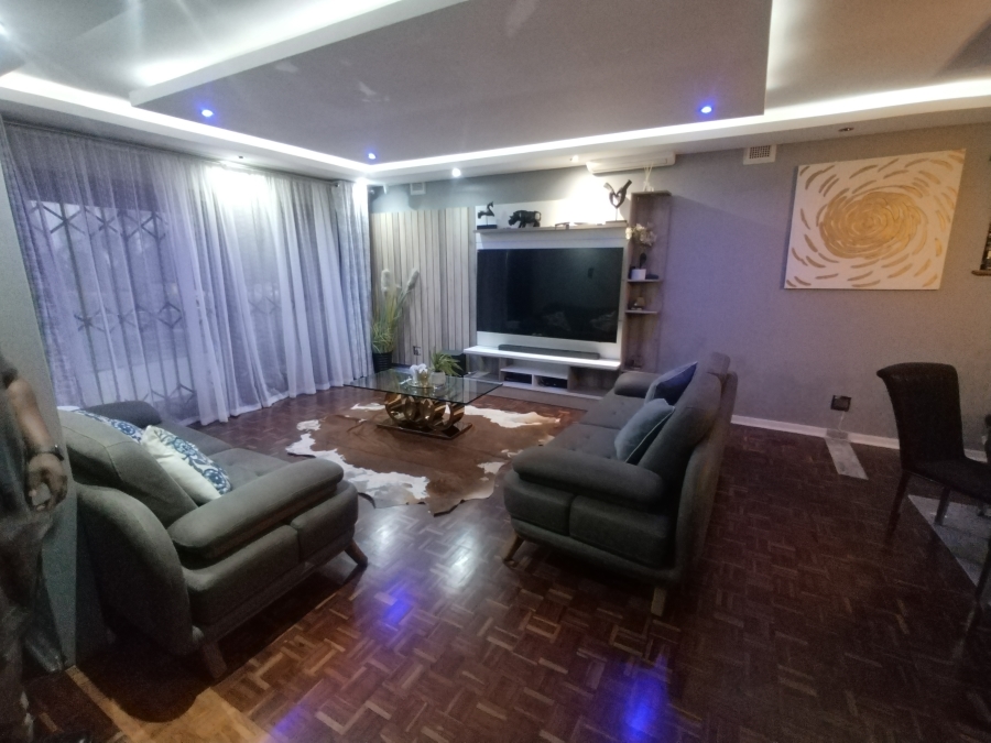 4 Bedroom Property for Sale in Yellowwood Park KwaZulu-Natal