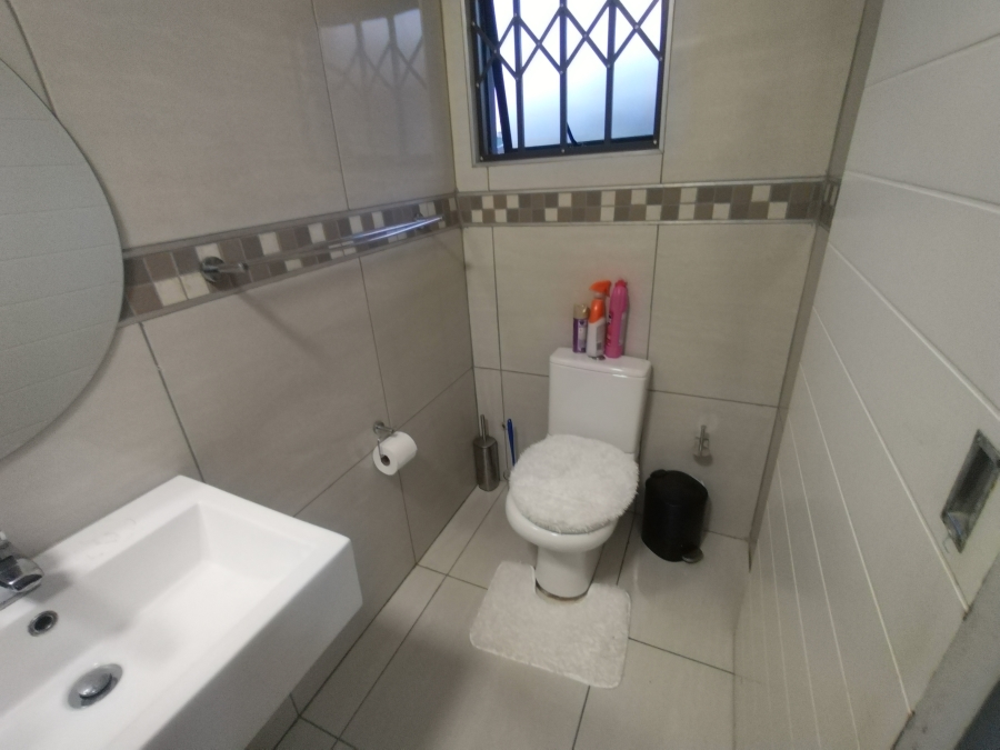 4 Bedroom Property for Sale in Yellowwood Park KwaZulu-Natal