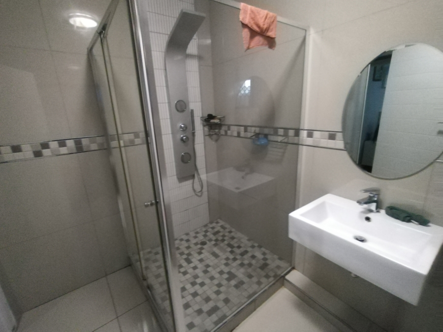 4 Bedroom Property for Sale in Yellowwood Park KwaZulu-Natal