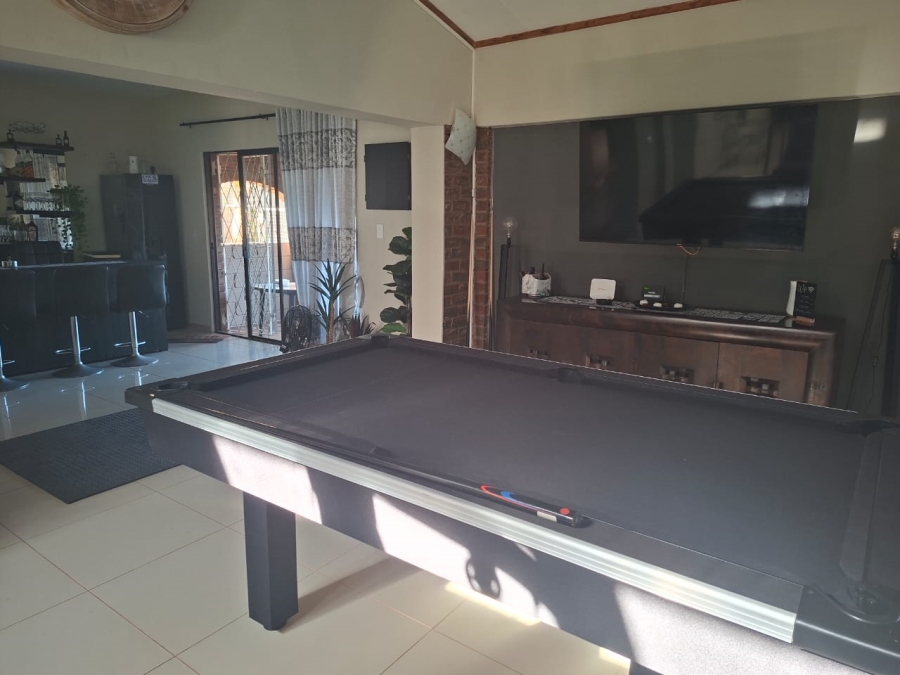 5 Bedroom Property for Sale in Ramsgate KwaZulu-Natal
