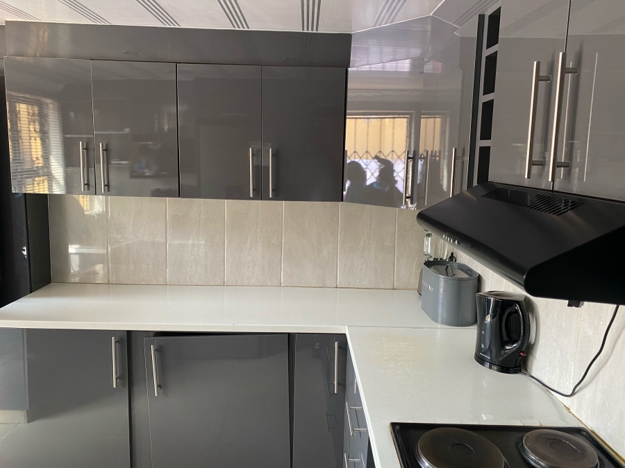 4 Bedroom Property for Sale in Umlazi L KwaZulu-Natal