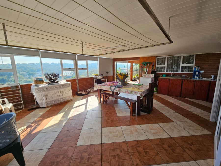 10 Bedroom Property for Sale in Amanzimtoti KwaZulu-Natal