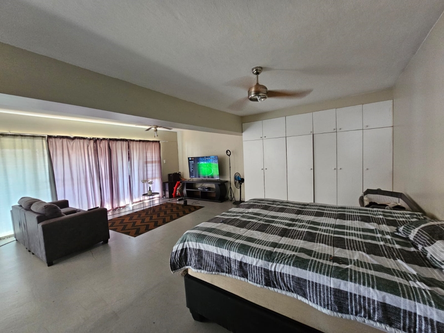 10 Bedroom Property for Sale in Amanzimtoti KwaZulu-Natal