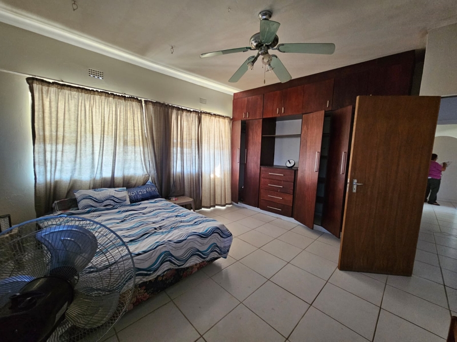10 Bedroom Property for Sale in Amanzimtoti KwaZulu-Natal