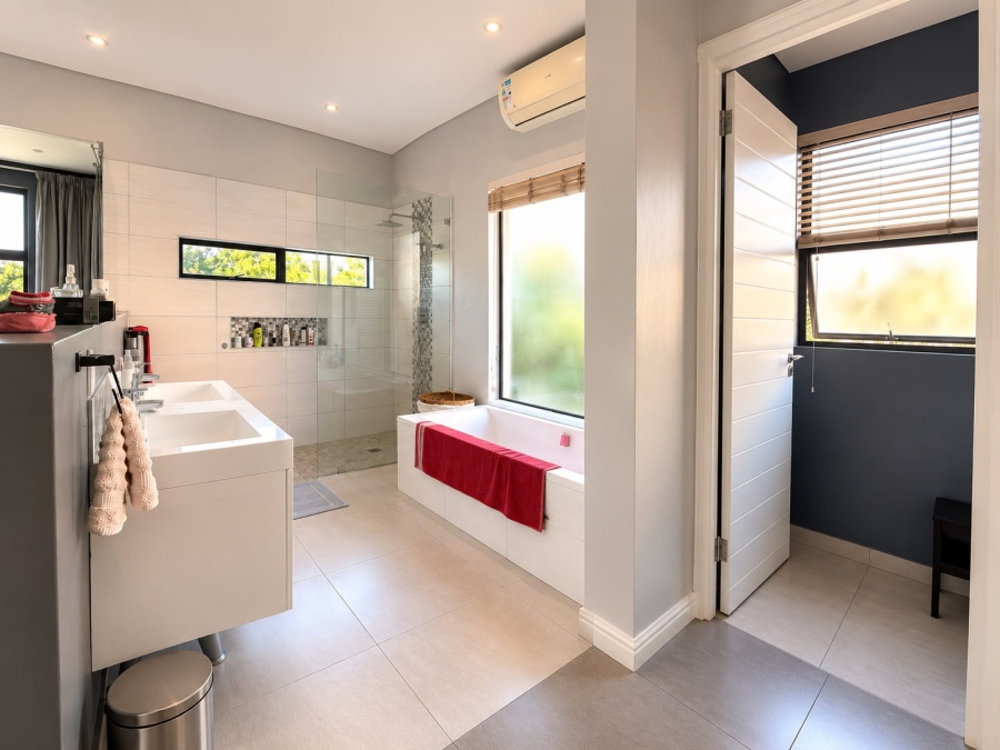 4 Bedroom Property for Sale in Salt Rock KwaZulu-Natal