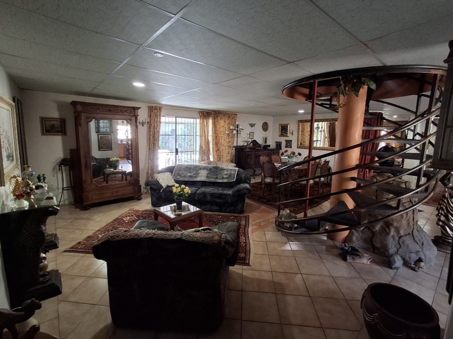3 Bedroom Property for Sale in Signal Hill KwaZulu-Natal