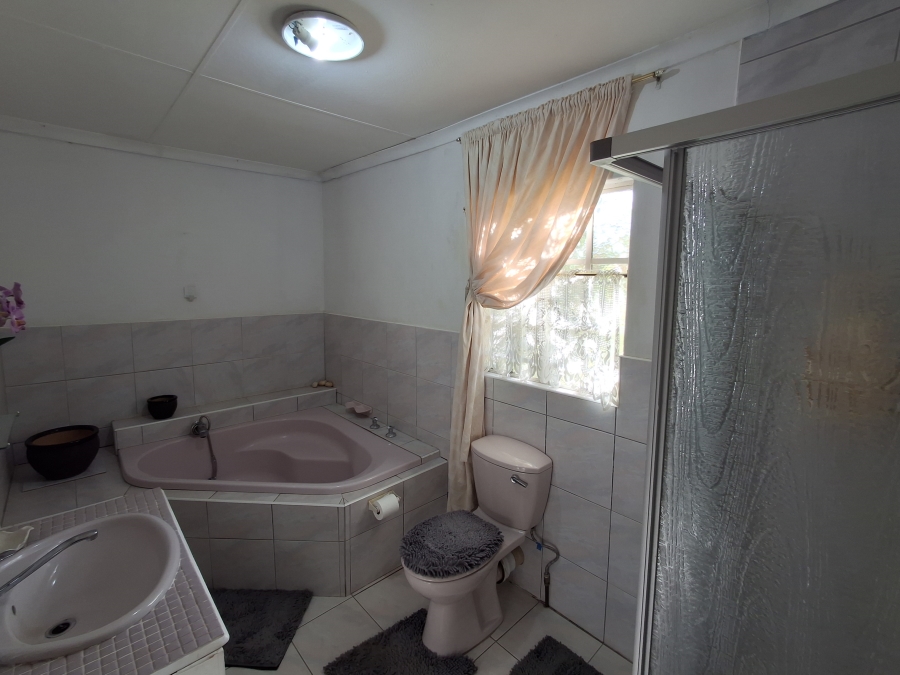 3 Bedroom Property for Sale in Signal Hill KwaZulu-Natal