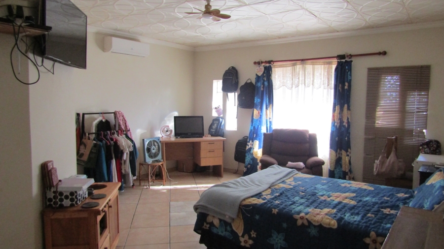 To Let 3 Bedroom Property for Rent in Amanzimtoti KwaZulu-Natal
