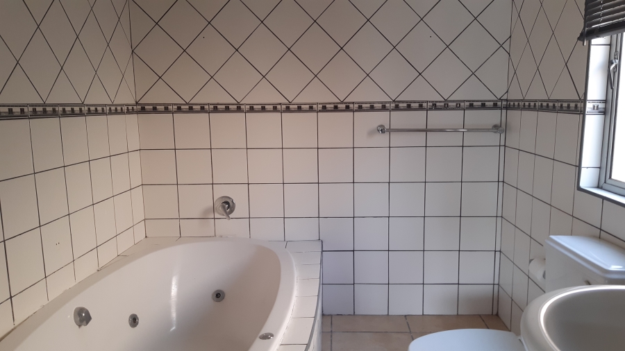 3 Bedroom Property for Sale in Amanzimtoti KwaZulu-Natal