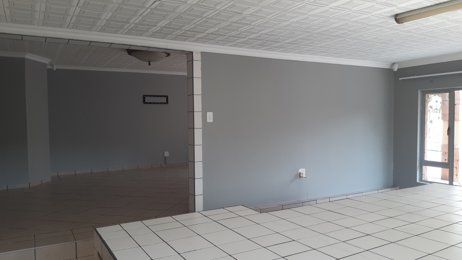 3 Bedroom Property for Sale in Amanzimtoti KwaZulu-Natal