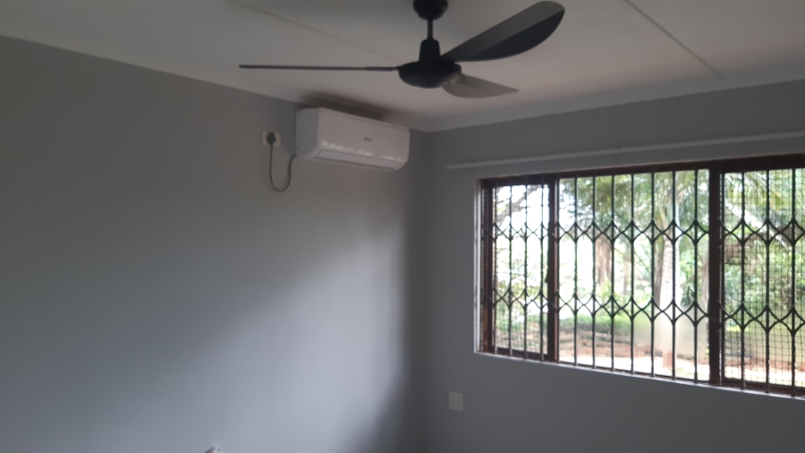 To Let 4 Bedroom Property for Rent in Amanzimtoti KwaZulu-Natal