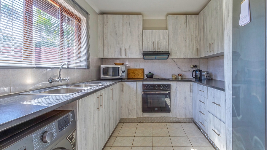 3 Bedroom Property for Sale in Waterfall KwaZulu-Natal