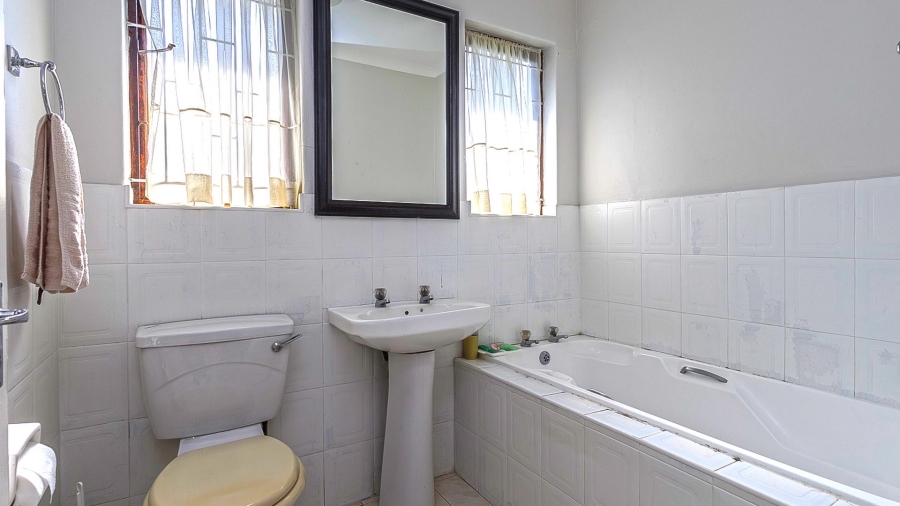 3 Bedroom Property for Sale in Waterfall KwaZulu-Natal