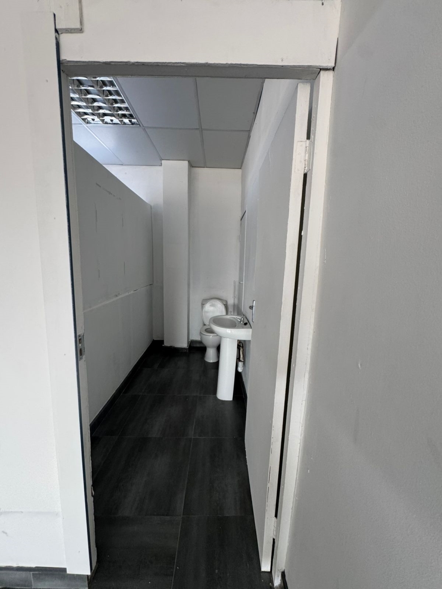 To Let Commercial Property for Rent in Mountain Rise KwaZulu-Natal