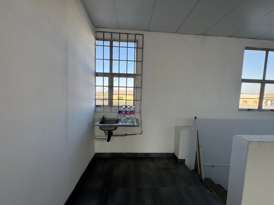 To Let Commercial Property for Rent in Mountain Rise KwaZulu-Natal