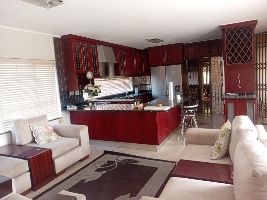 7 Bedroom Property for Sale in Isipingo Hills KwaZulu-Natal