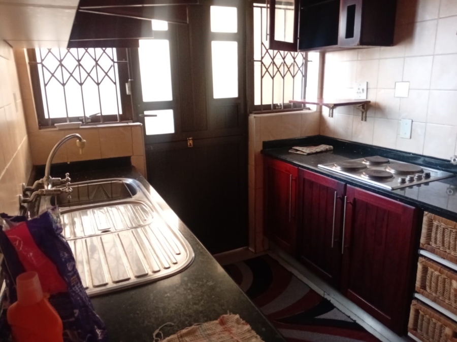 7 Bedroom Property for Sale in Isipingo Hills KwaZulu-Natal
