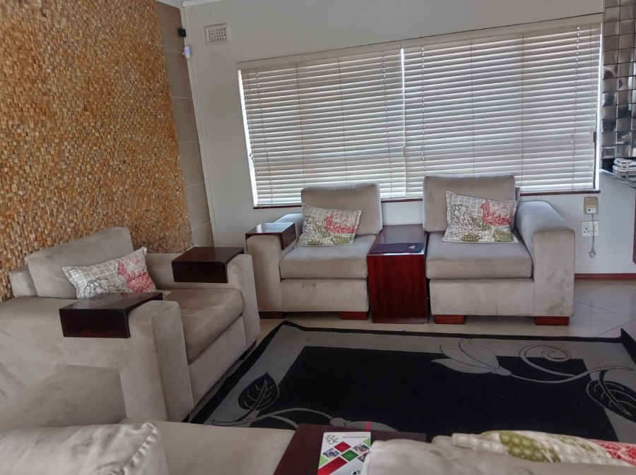 7 Bedroom Property for Sale in Isipingo Hills KwaZulu-Natal