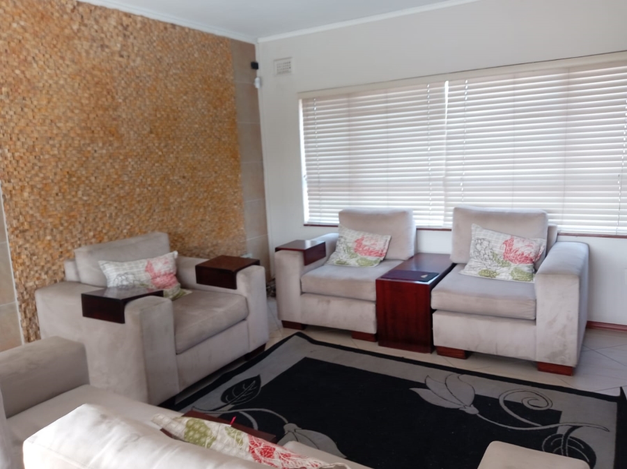 7 Bedroom Property for Sale in Isipingo Hills KwaZulu-Natal