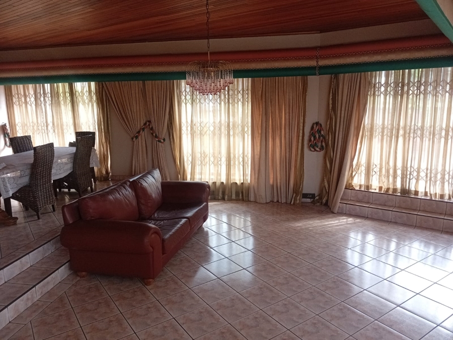 7 Bedroom Property for Sale in Isipingo Hills KwaZulu-Natal