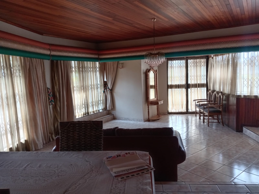 7 Bedroom Property for Sale in Isipingo Hills KwaZulu-Natal