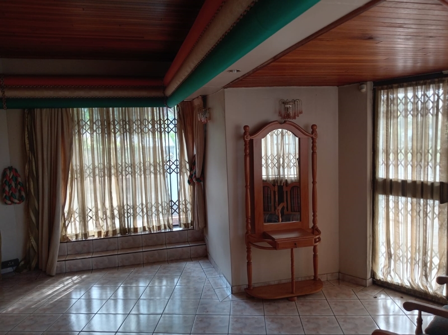 7 Bedroom Property for Sale in Isipingo Hills KwaZulu-Natal