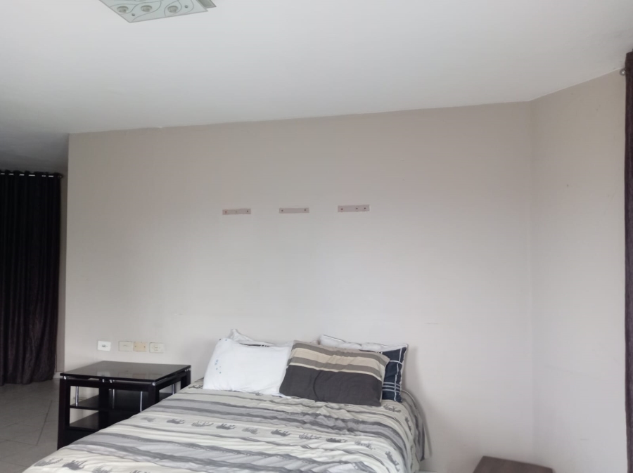 7 Bedroom Property for Sale in Isipingo Hills KwaZulu-Natal