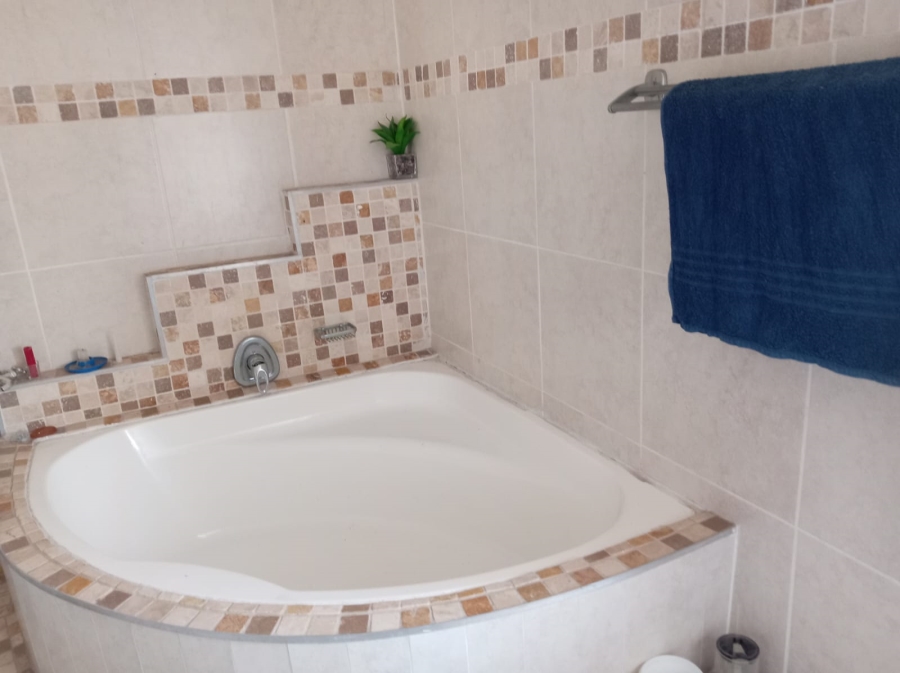 7 Bedroom Property for Sale in Isipingo Hills KwaZulu-Natal