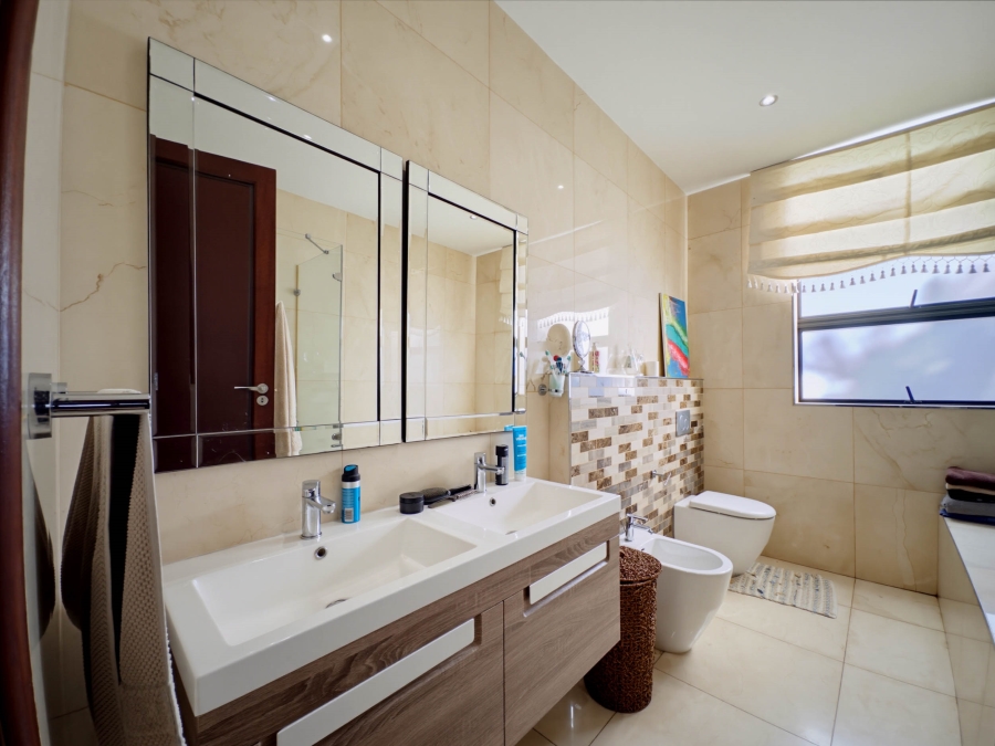 5 Bedroom Property for Sale in Ballito Central KwaZulu-Natal