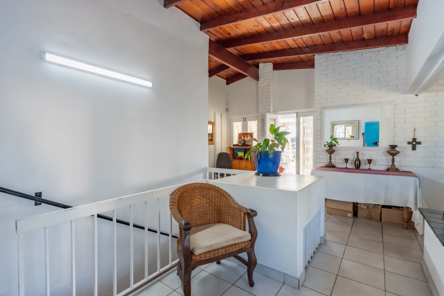 6 Bedroom Property for Sale in Glenmore KwaZulu-Natal