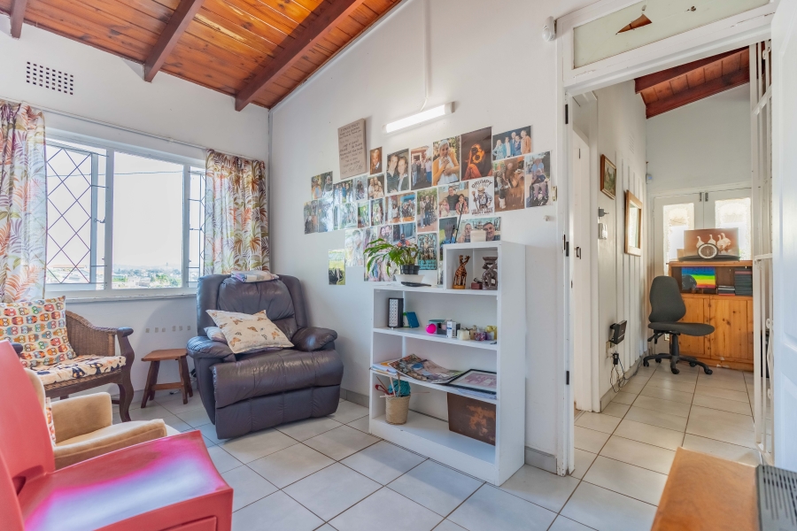 6 Bedroom Property for Sale in Glenmore KwaZulu-Natal