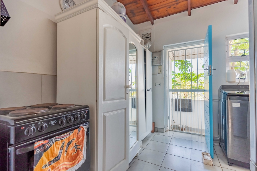 6 Bedroom Property for Sale in Glenmore KwaZulu-Natal