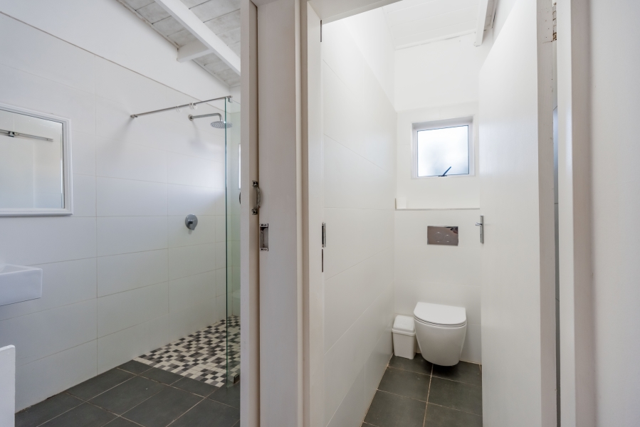 6 Bedroom Property for Sale in Glenmore KwaZulu-Natal