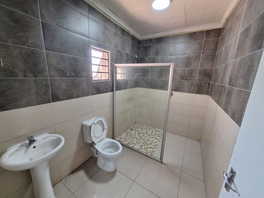 To Let 4 Bedroom Property for Rent in Newcastle KwaZulu-Natal