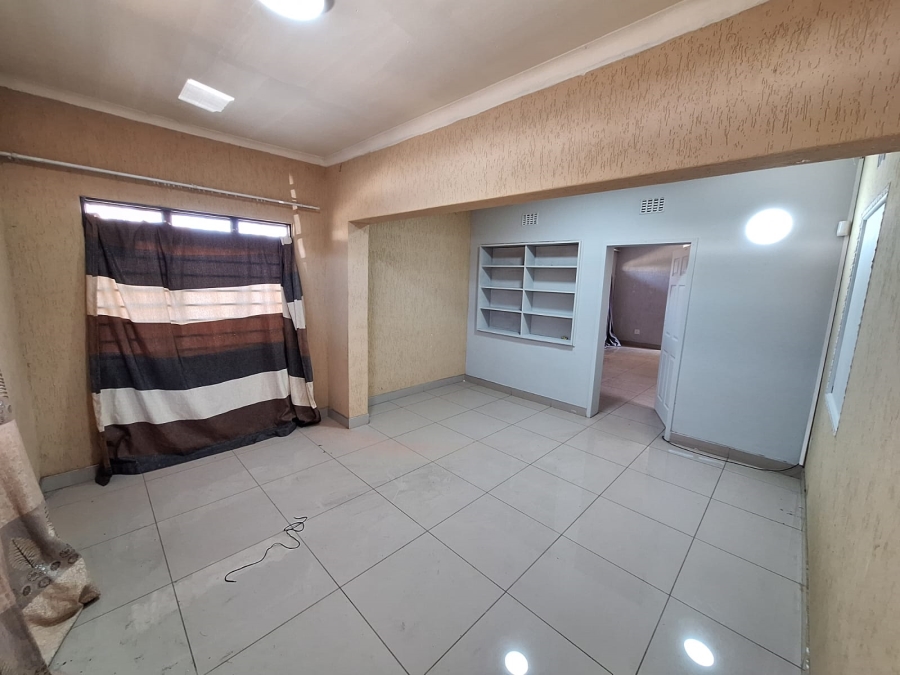 To Let 4 Bedroom Property for Rent in Newcastle KwaZulu-Natal