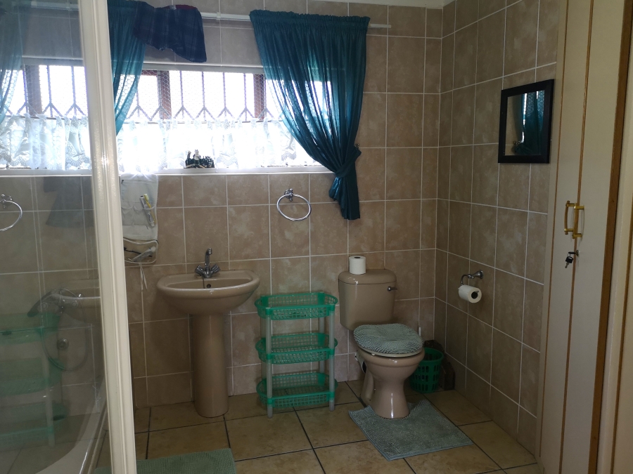 To Let 6 Bedroom Property for Rent in Veld En Vlei KwaZulu-Natal